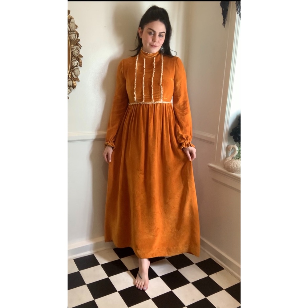 Vintage 1970’s gold velvet prairie dress!